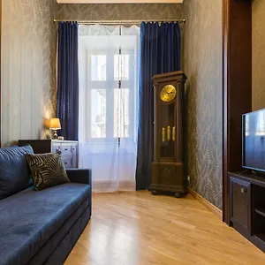 https://best-apartment-kulisha-4.hotelslviv.net