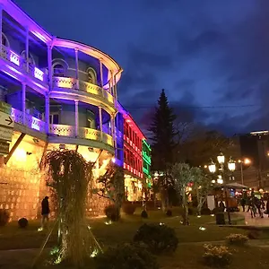 https://ninos-apartment-tbilisi-0105.alltbilisihotels.com
